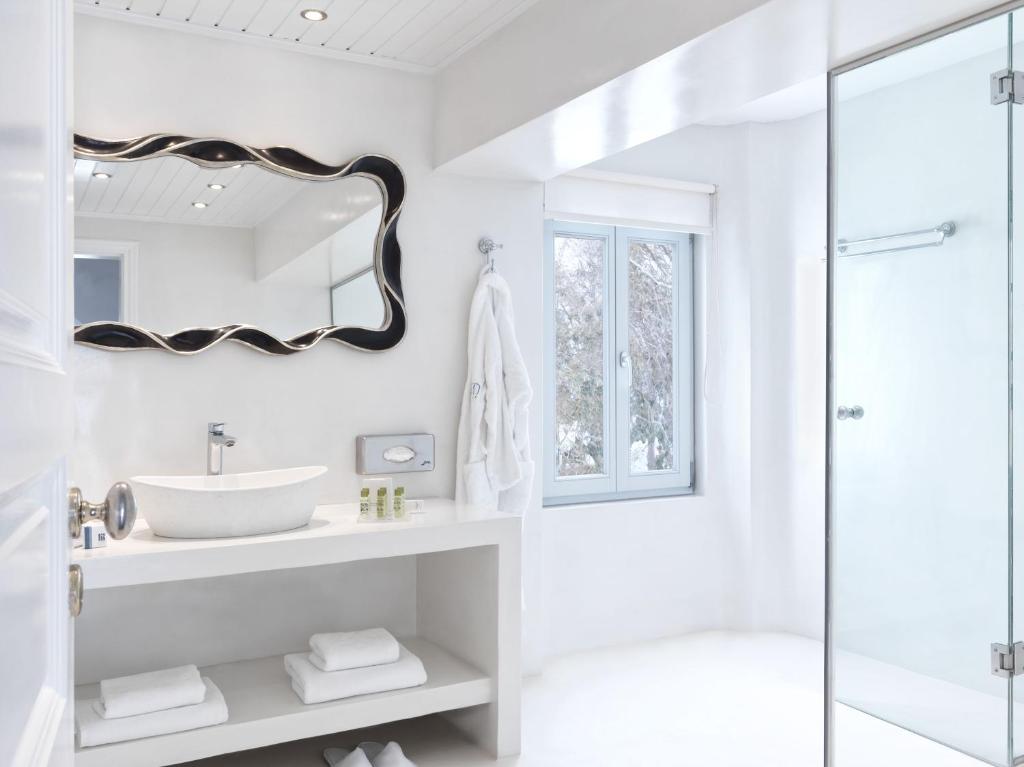 Koupelna v ubytování Lilium Hotel Santorini