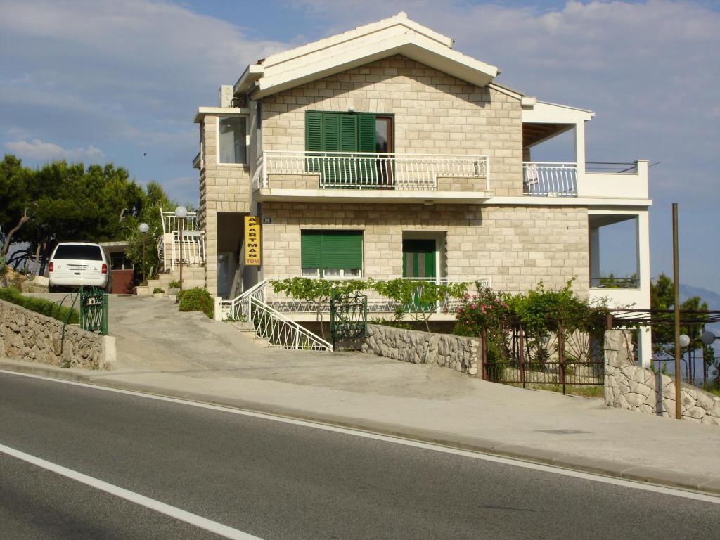Budova, kde se apartmán nachází