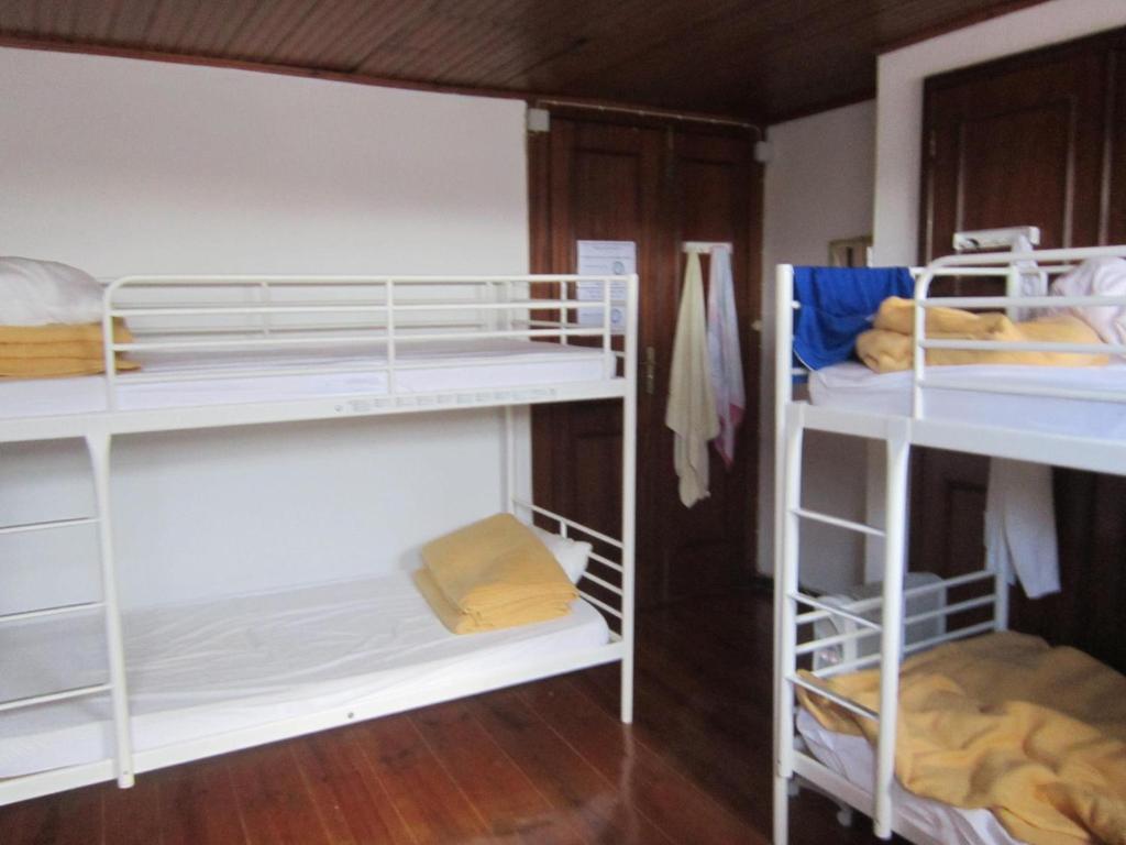 Palanda nebo palandy na pokoji v ubytování Hostel Prime Guimaraes