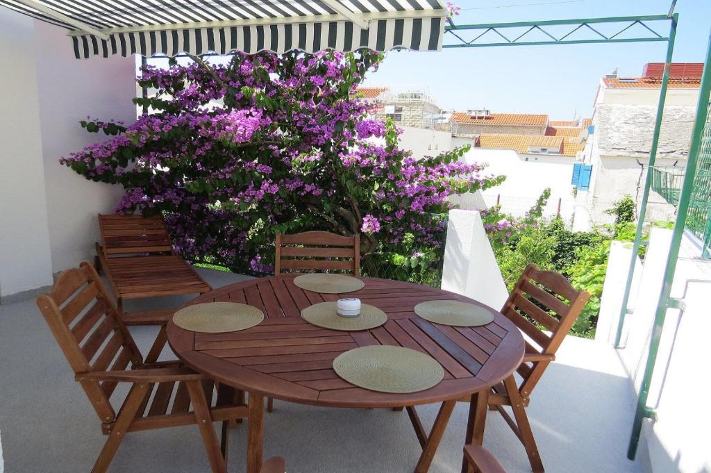 Balkón nebo terasa v ubytování Sara Apartments Baska Voda