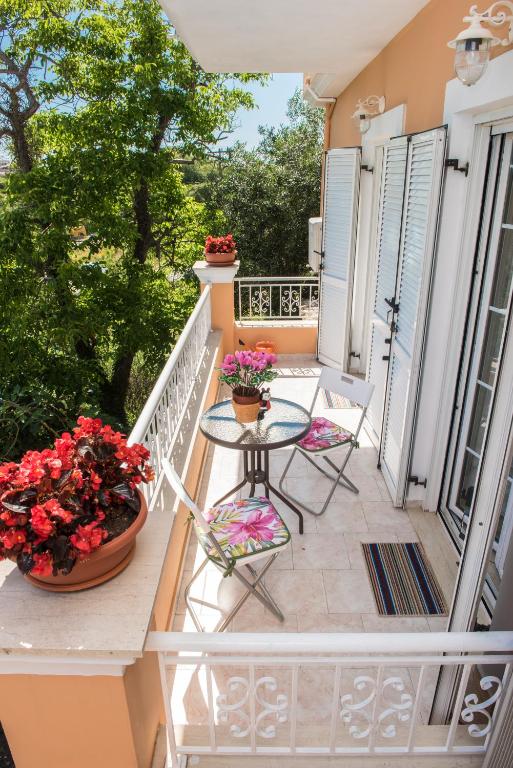 Balkon lub taras w obiekcie House of Velenia - 2 Bedroom apartment near old town, airport and bus station