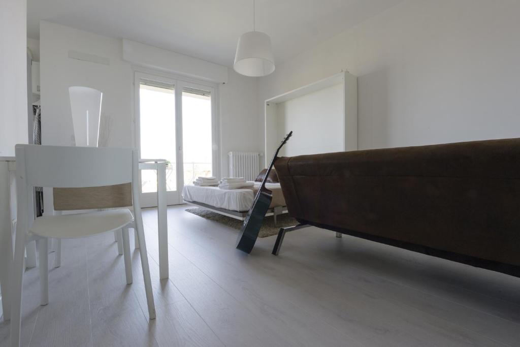 Little House With Lake View - Apartment With Lake View