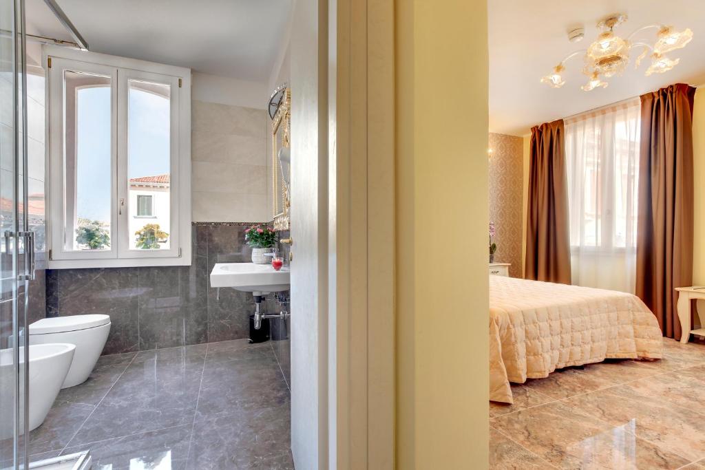 Koupelna v ubytování New Reiter Hotel