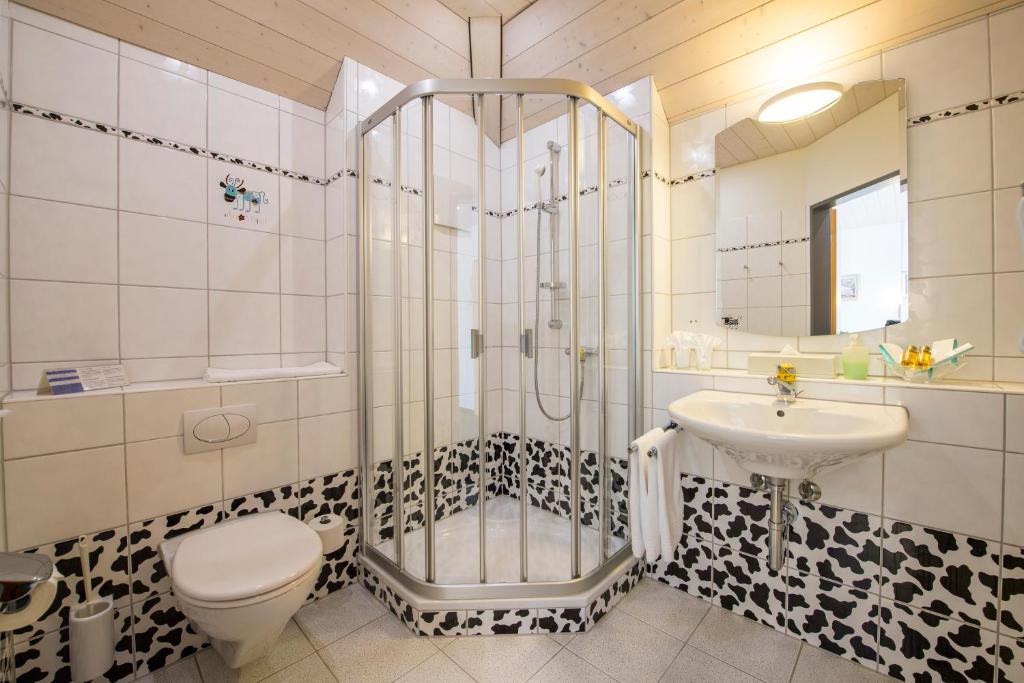 Koupelna v ubytování Seehotel Delphin