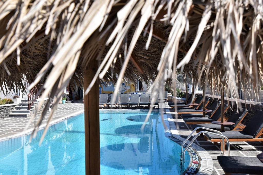 Bazén v ubytování Kafouros Hotel nebo v jeho okolí