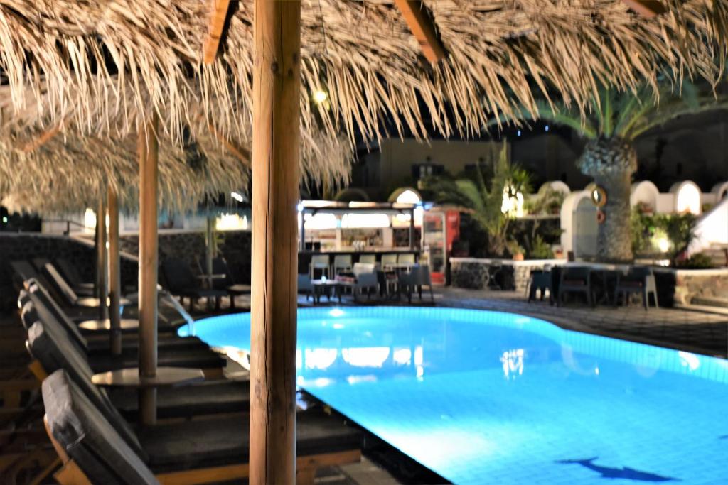 Bazén v ubytování Kafouros Hotel nebo v jeho okolí