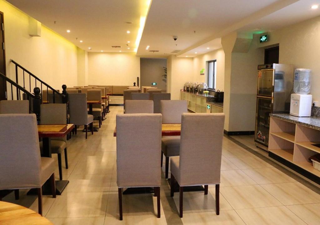 Posezení v ubytování Shanghai Dihang Boutique Hotel Pudong Airport Branch - Provides shuttle service to Pudong Airport and Disneyland