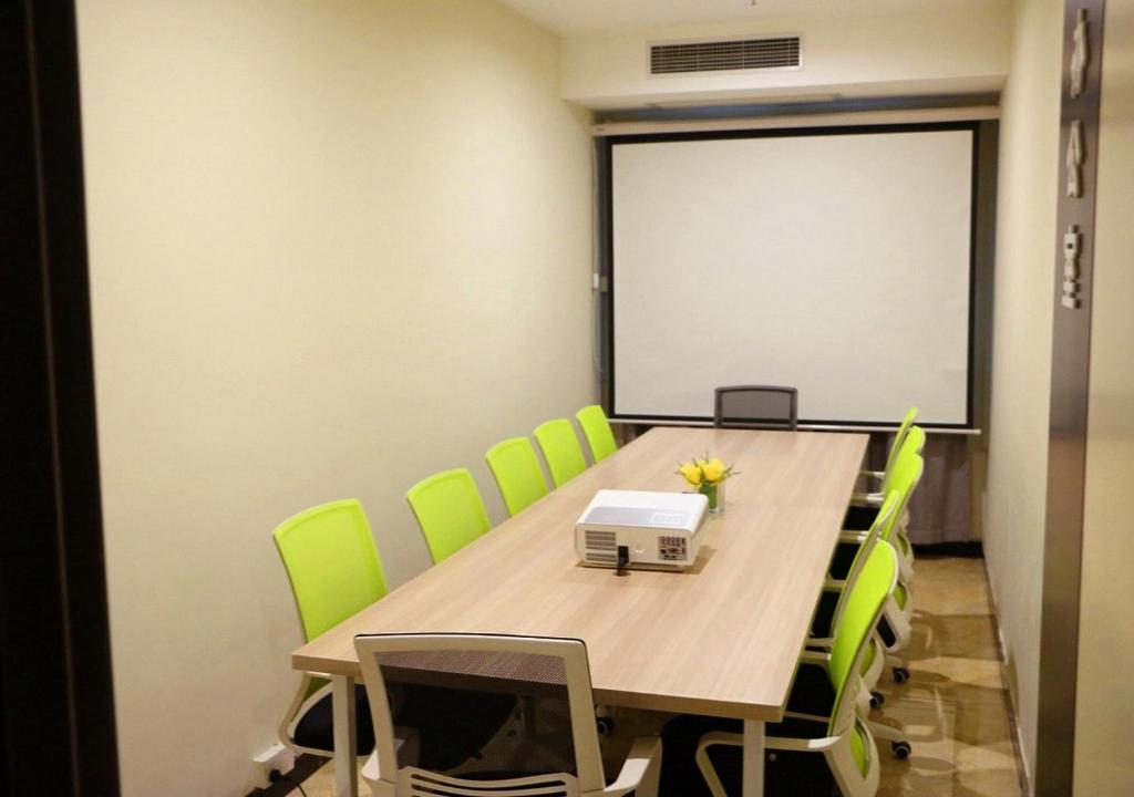 Konferenční prostory v ubytování Shanghai Dihang Boutique Hotel Pudong Airport Branch - Provides shuttle service to Pudong Airport and Disneyland