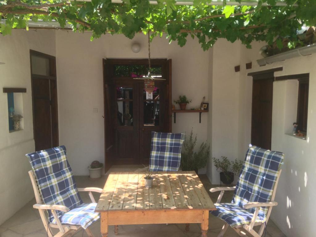 Fotografie z fotogalerie ubytování Guesthouse Gonia v destinaci Pera Orinis