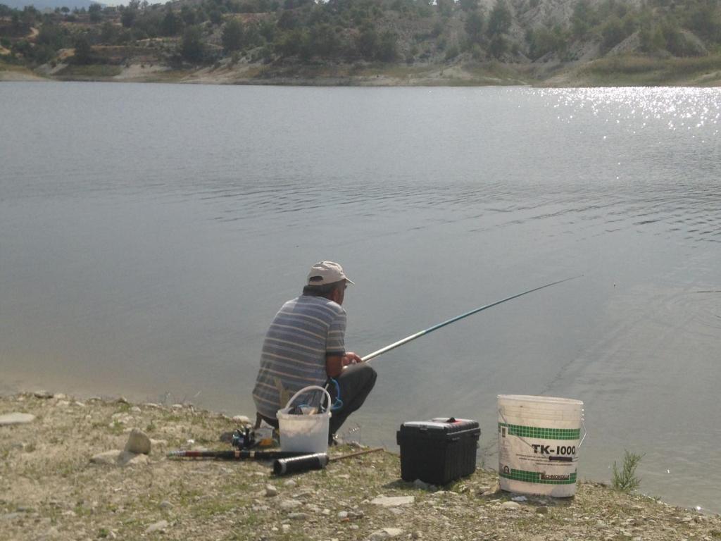 Výhled na řeku, která protéká v blízkosti prázdninového domu