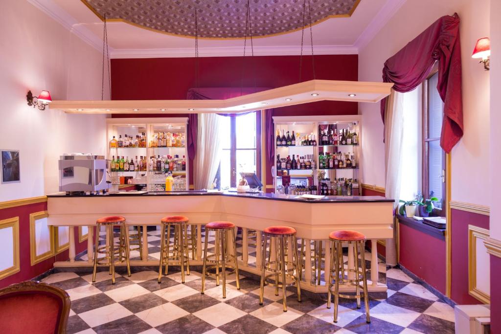 Lounge nebo bar v ubytování Halepa Hotel