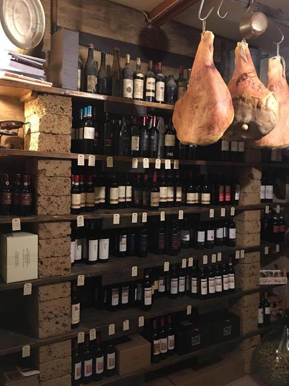 Fotografia z galérie ubytovania Locanda-Trattoria Al Rio v destinácii Cinto Euganeo