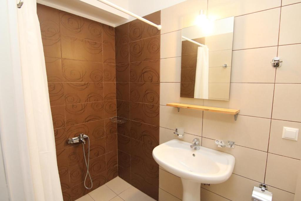 Koupelna v ubytování Evropi Hotel