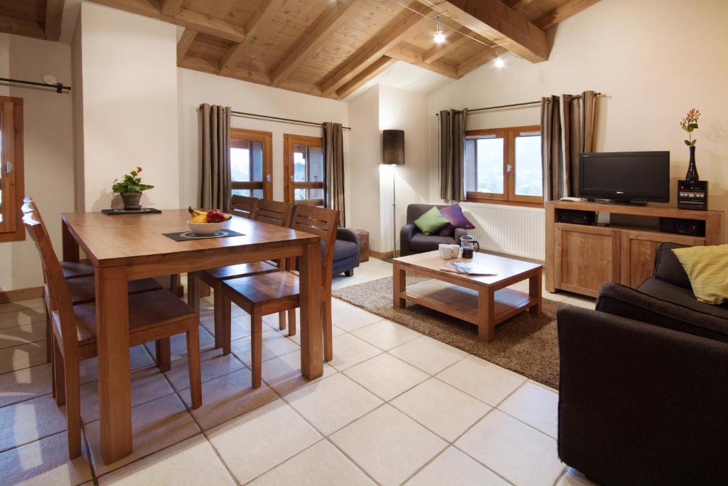 Aiglon Morzine - Three-Bedroom Apartment