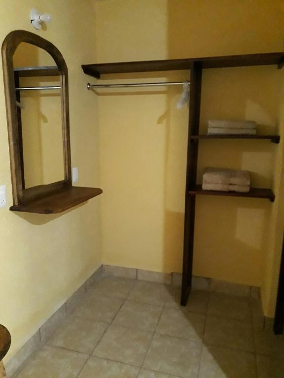 Palanda nebo palandy na pokoji v ubytování Hotel Villa Aurora