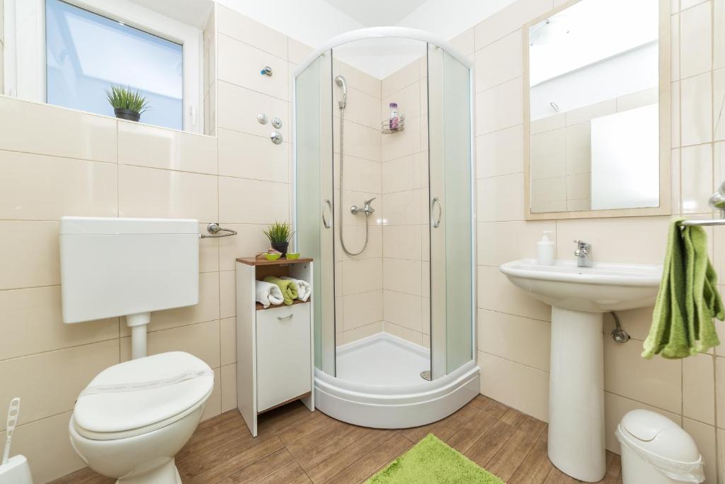 Ванная комната в Apartments Tonka Centar