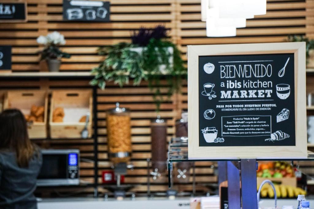 Certifikát, hodnocení, plakát nebo jiný dokument vystavený v ubytování Ibis Girona