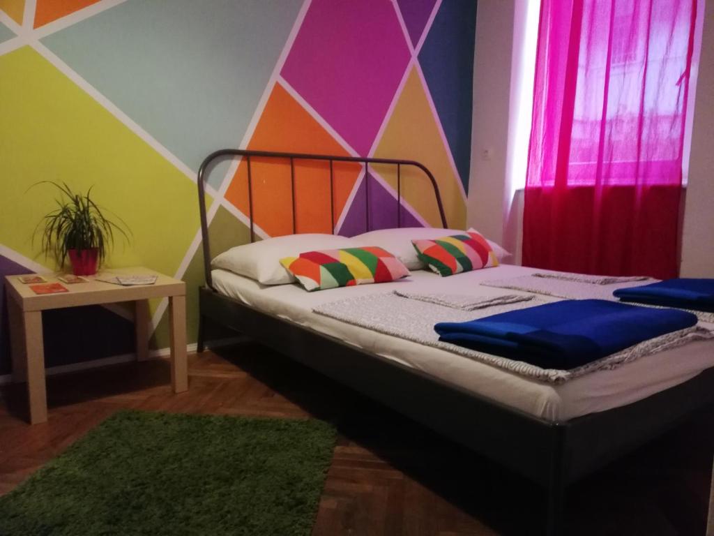 Posteľ alebo postele v izbe v ubytovaní Budapest Party Hostel at Udvarom