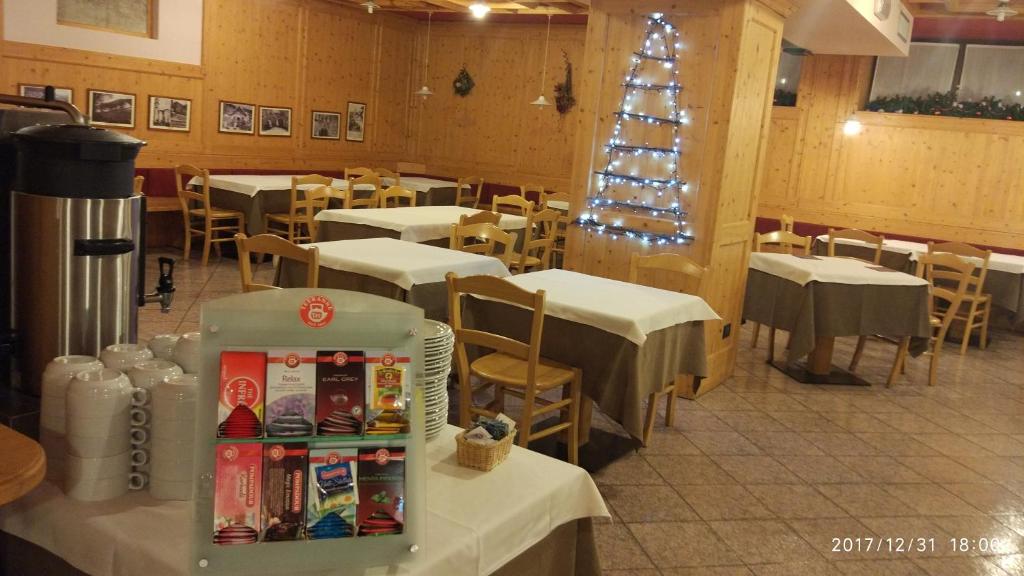 Restauracja lub miejsce do jedzenia w obiekcie Hotel Spera