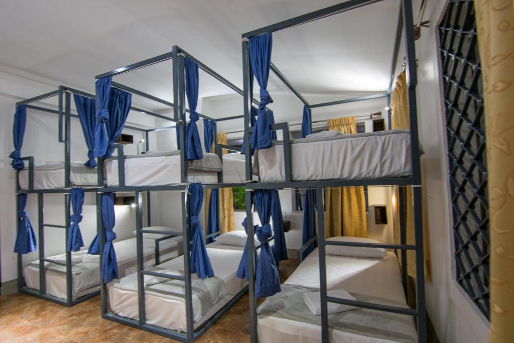 Palanda nebo palandy na pokoji v ubytování Bokre Angkor Hostel