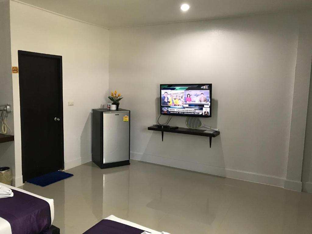 TV a/nebo společenská místnost v ubytování Chiangrai Green Park Resort