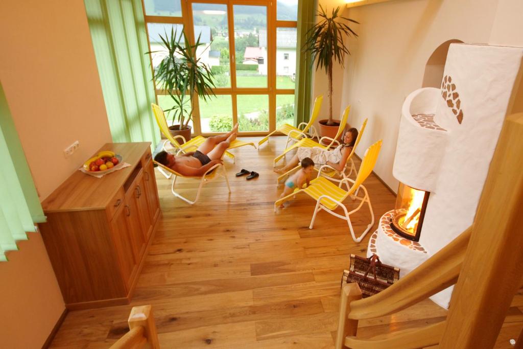 A seating area at Bauernhof Serner