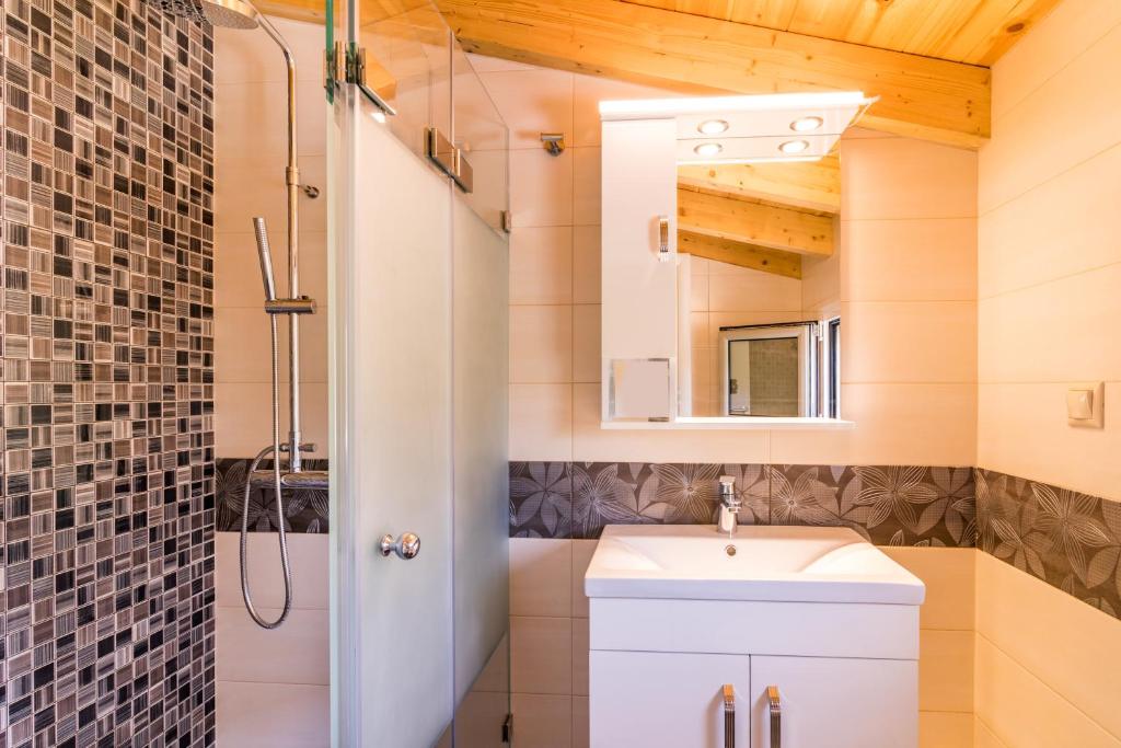 A bathroom at Villa Johnnie