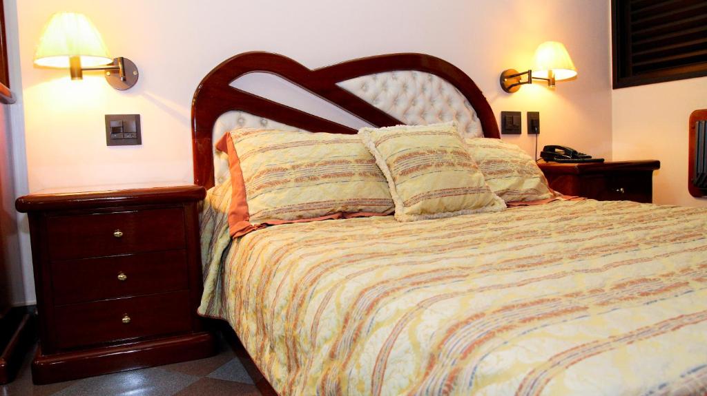 Mabruk Barretos Apart Hotel - Deluxe Double Room With Bath