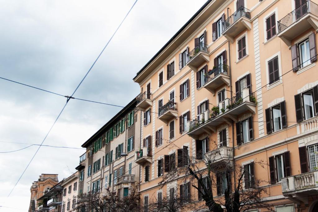 The building in which a panziókat is located