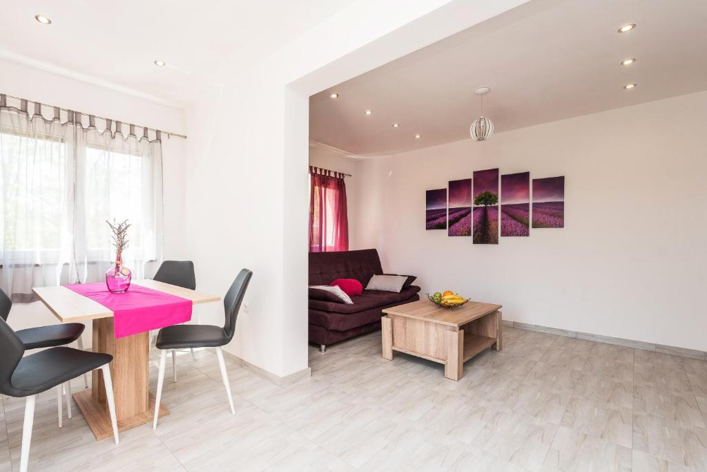 Posedenie v ubytovaní Apartman Micko