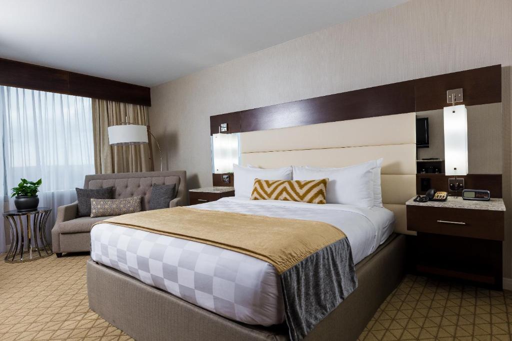 Mohegan Sun - Sky Tower Deluxe King Room