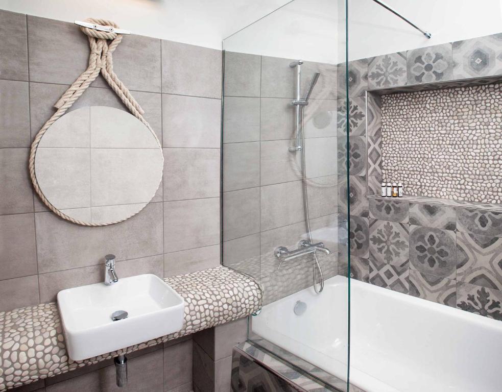 Kúpeľňa v ubytovaní Villa Asterope Luxury Retreat by Pleiades