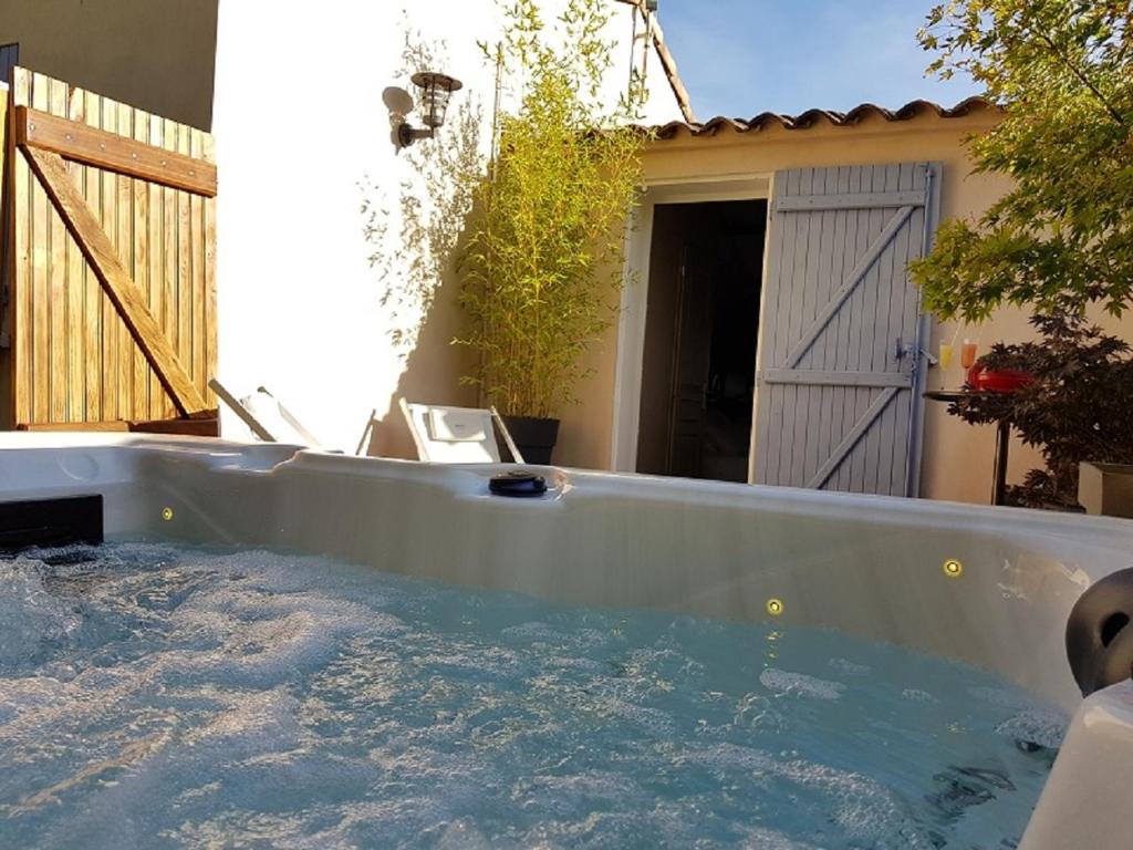Gîte Les Roseaux Spa extérieur privatif inclus - Holiday Home
