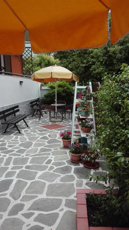 Vonkajšia záhrada v ubytovaní Marika House
