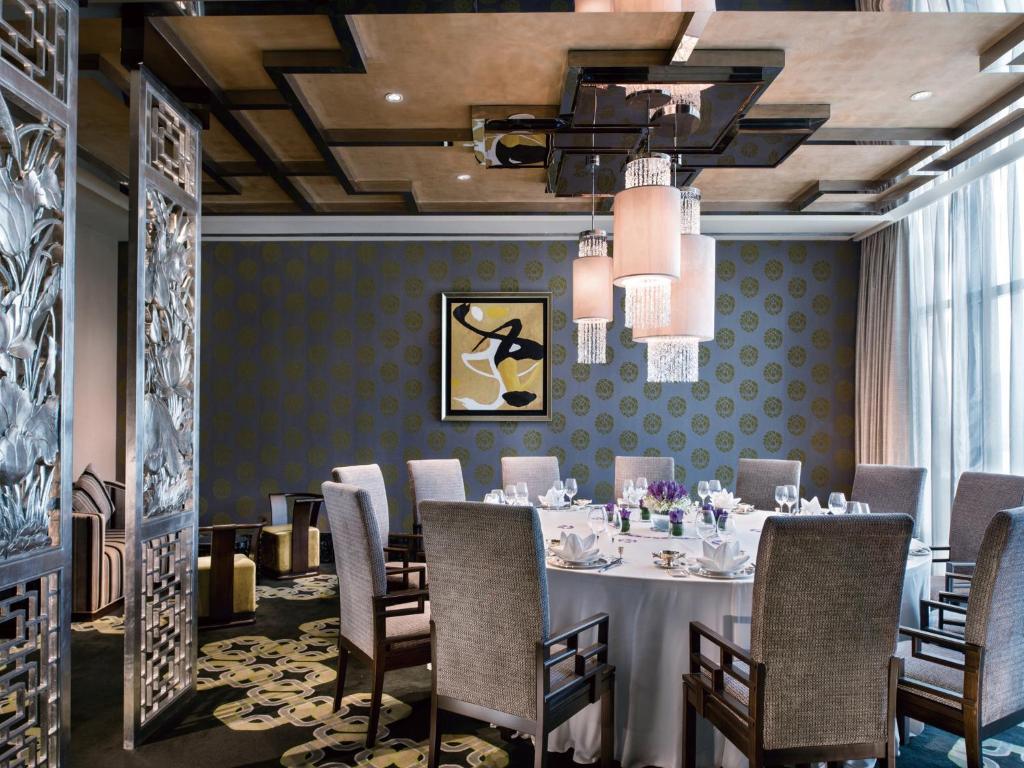 Posezení v ubytování Crowne Plaza Hefei by IHG
