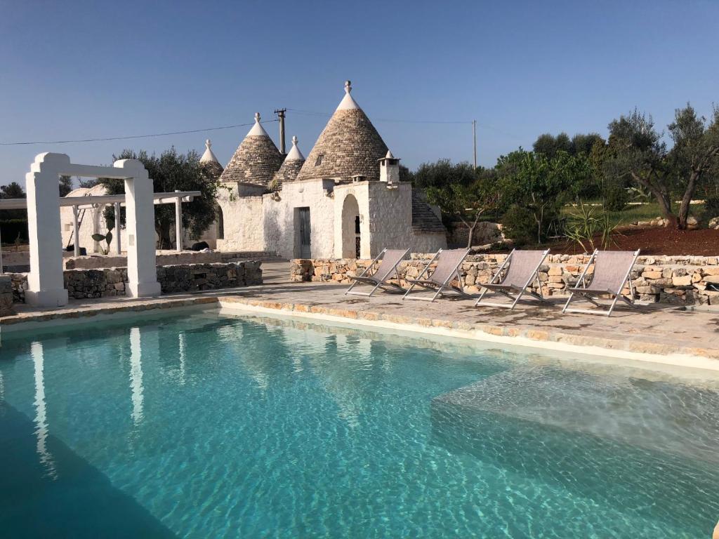 Bazén v ubytování Trullo Picchiagiuda nebo v jeho okolí