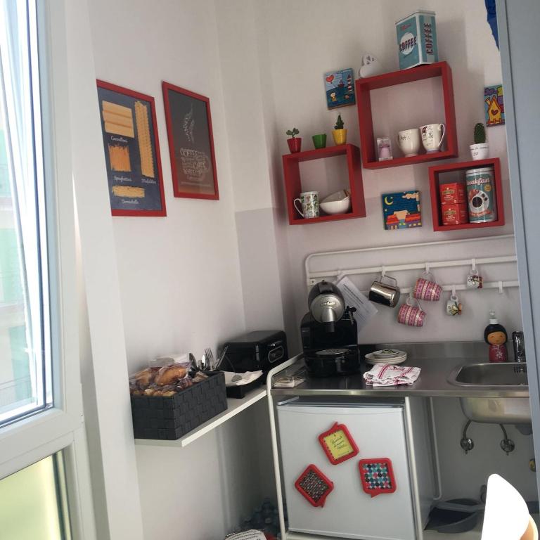 Kuchnia lub aneks kuchenny w obiekcie B&B Mareè Seafront Molfetta
