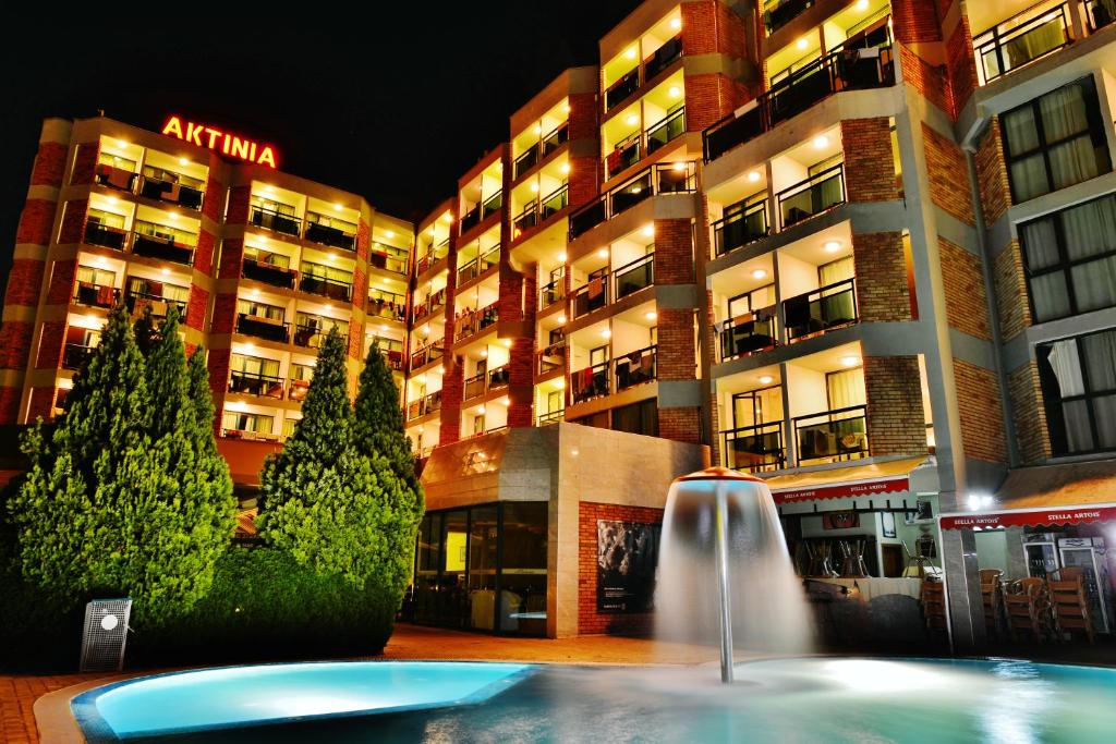 Hotel Aktinia - All Inclusive tesisinde veya buraya yakın yüzme havuzu