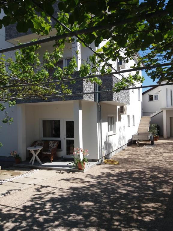 Ảnh trong thư viện ảnh của Apartments and Rooms Ivana ở Đảo Krk