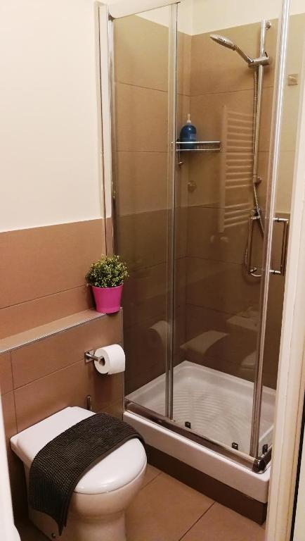 رزرو هتل، B&B دونا آدلینا | 09197245266
