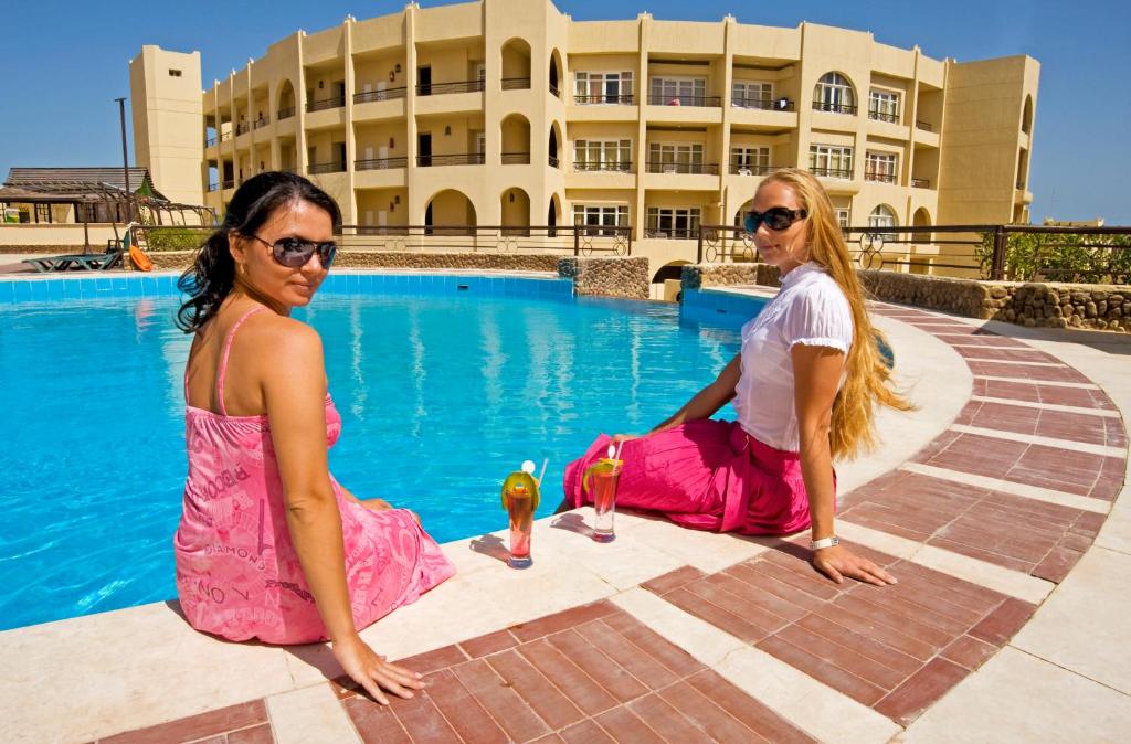 Bazén v ubytování Sunny Days Mirette Family Resort nebo v jeho okolí