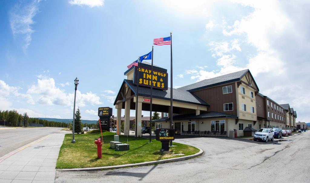 Gray Wolf Inn & Suites, West Yellowstone – Updated 2024 Prices
