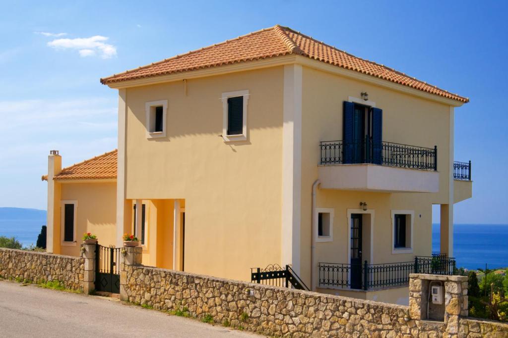 Zdjęcie z galerii obiektu Sea View Antigone's Villa with playground w mieście Metaxáta
