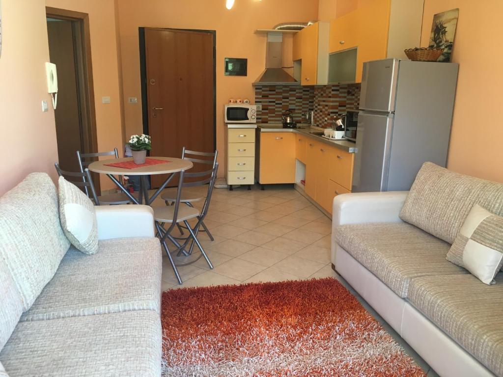 Sun & Sea Apartment - Image 7