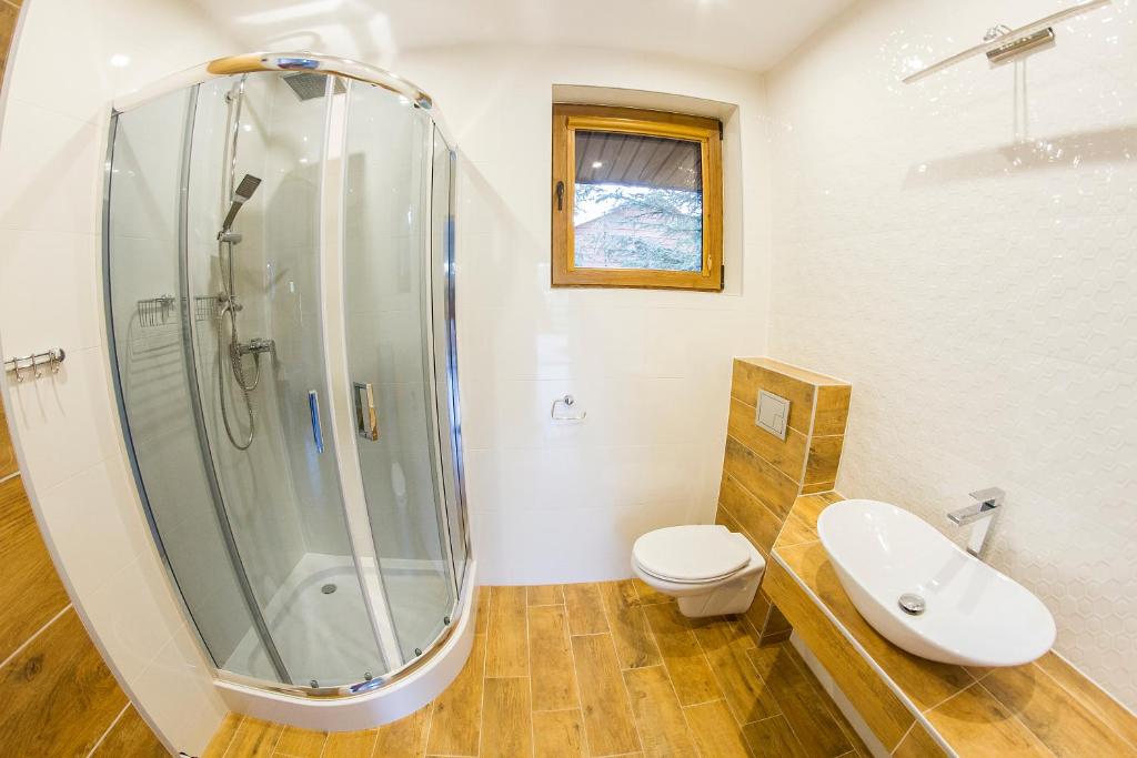 Kúpeľňa v ubytovaní "Między Gruszką a Sanem"