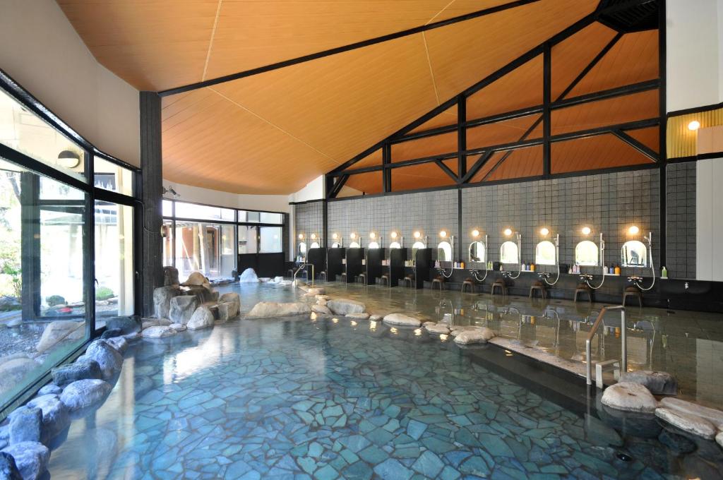 Bazén v ubytování Kurobe Kanko Hotel nebo v jeho okolí