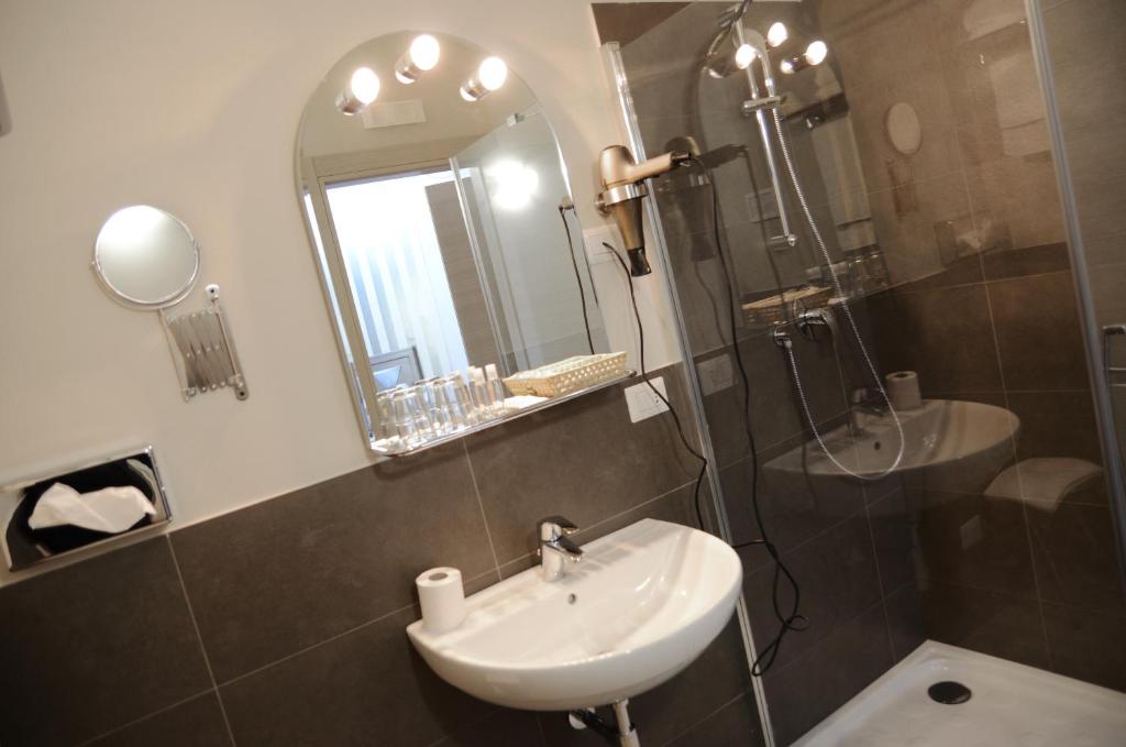 Hotel Giulio Cesare - Resim 24