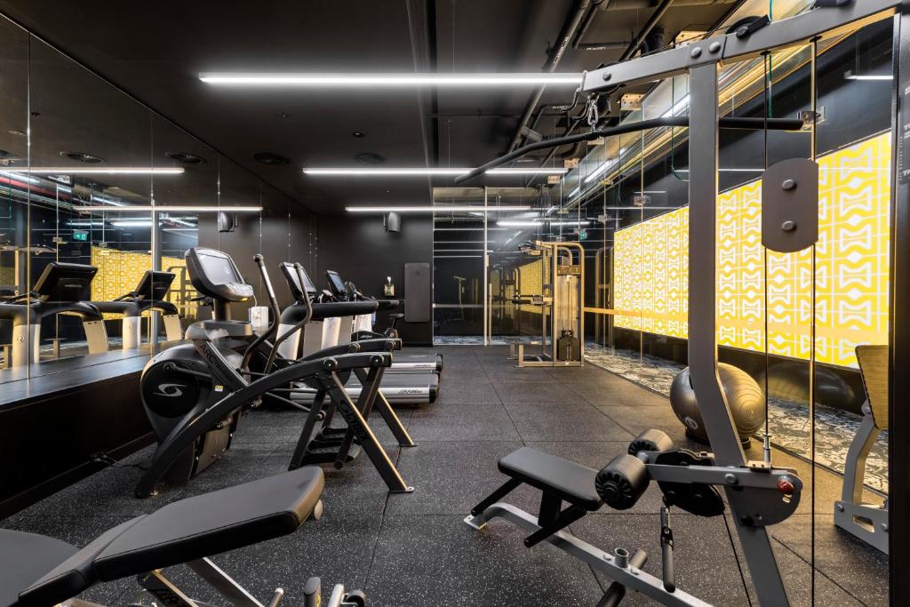 Fitness centrum a/nebo fitness zařízení v ubytování The Melbourne Hotel