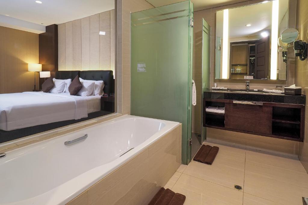 Grand Mercure Solo Baru - Junior Suite Con Un Letto King King