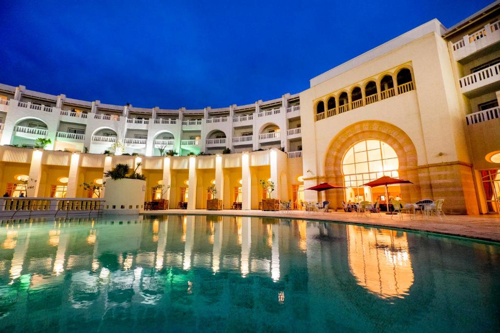 Bazén v ubytování Medina Solaria And Thalasso nebo v jeho okolí